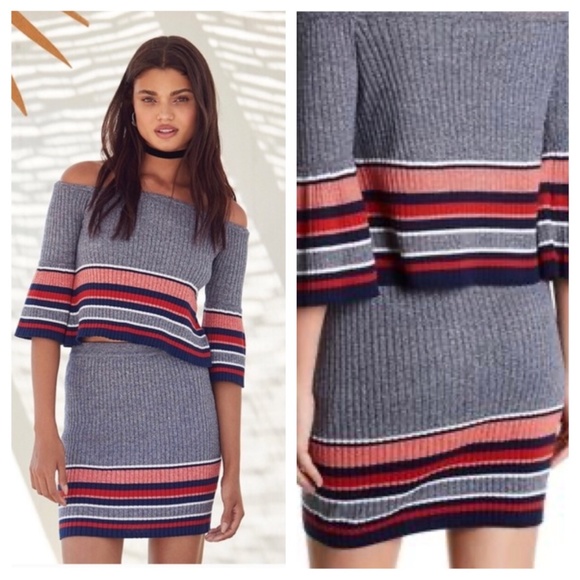 [XS] Lovers + Friends Skye Mini Skirt Red Border Stripe - Picture 3 of 4